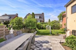 Helft van dubbele dijkwoning met vrijstaande mantelzorg woning @Badhoevedorp Akerdijk 146 Foto 17 Achtertuin 01b