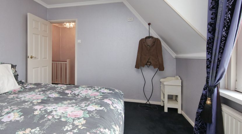Helft van dubbele dijkwoning met vrijstaande mantelzorg woning @Badhoevedorp Akerdijk 146 Foto 24 Slaapkamer 01b