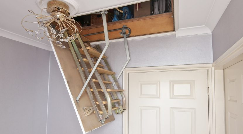 Helft van dubbele dijkwoning met vrijstaande mantelzorg woning @Badhoevedorp Akerdijk 146 Foto 32 Vliering 01a