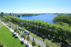 Lichte tussenwoning met zonnige tuin nabij de Sloterplas @Amsterdam Nieuw-West Hermitagelaan 10 Foto 30 omgeving 01b