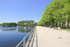 Lichte tussenwoning met zonnige tuin nabij de Sloterplas @Amsterdam Nieuw-West Hermitagelaan 10 Foto 31 omgeving 01c