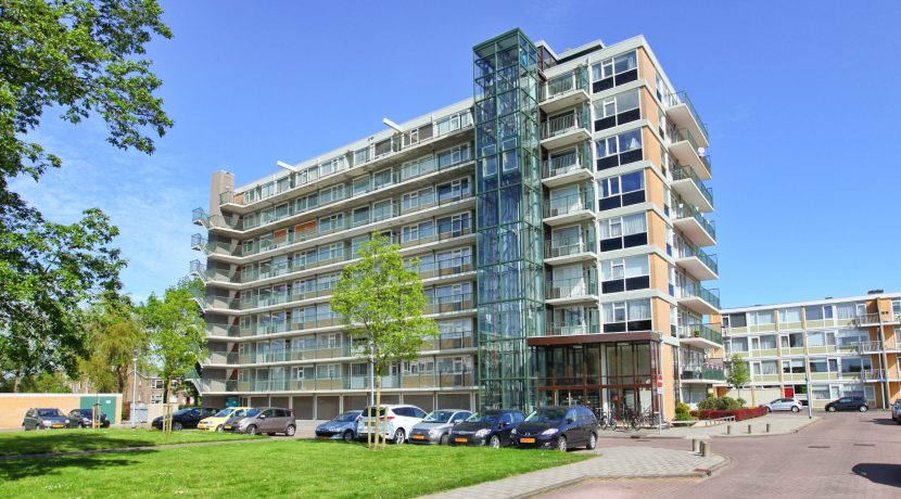 Luxe gerenoveerd 3-kamerappartement met woonkeuken en vrij uitzicht in centrum @Badhoevedorp Einsteinlaan 31 Foto 27 gevel 01e