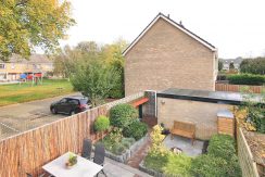 Uitstekend verbouwde hoekwoning aan het water met vrij uitzicht en veel openbaar groen @Badhoevedorp aan de Dellaertlaan 146 Foto 27 Uitzicht 01a