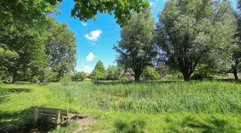 Uitstekend verbouwde hoekwoning aan het water met vrij uitzicht en veel openbaar groen @Badhoevedorp aan de Dellaertlaan 146 Foto 44 Omgeving 01b