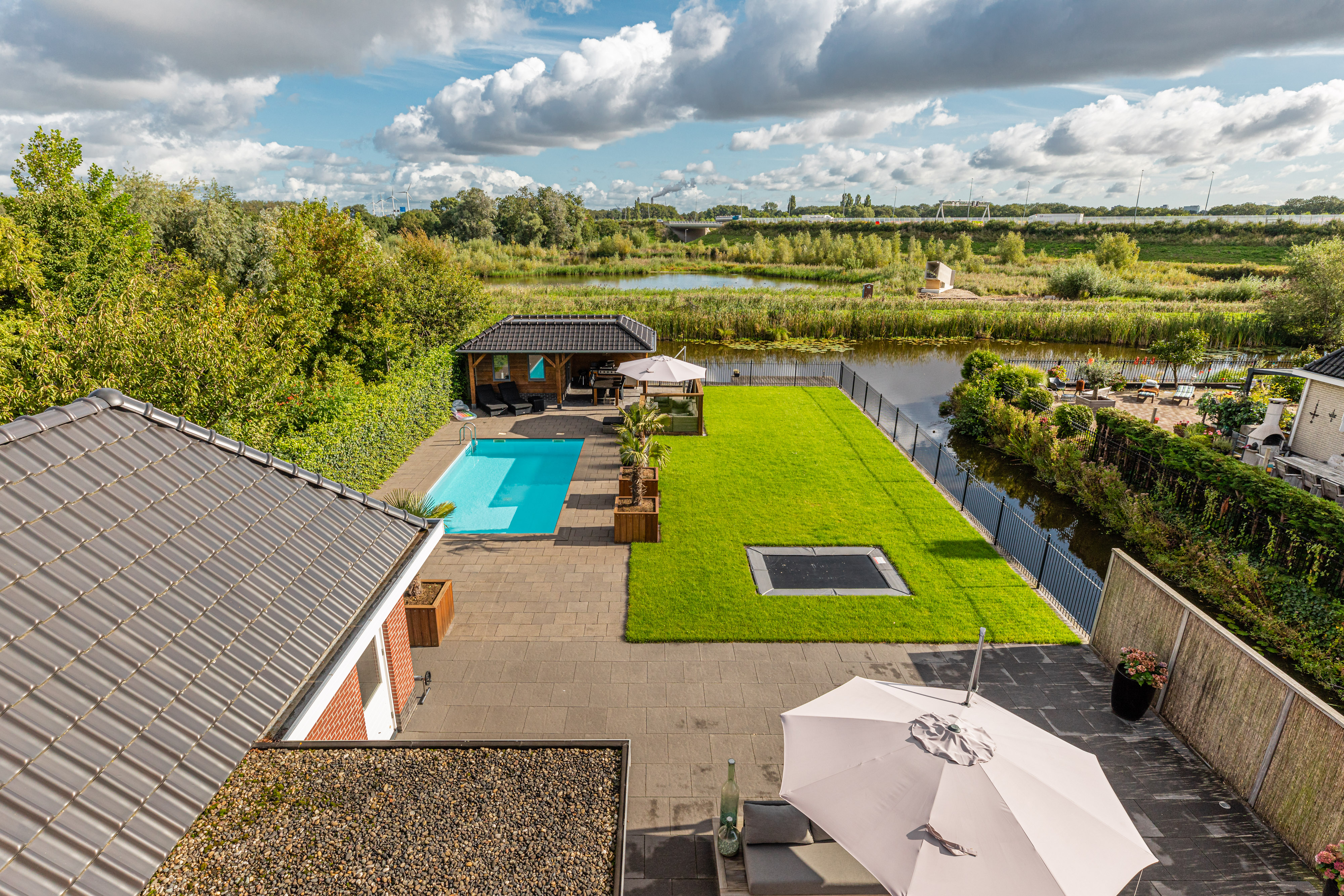 Classificatie Verrijken merk Moderne en grote vrijstaande villa met zwembad op 1100 m² eigen grond aan  landelijk gelegen Osdorperweg 892 @Amsterdam-West
