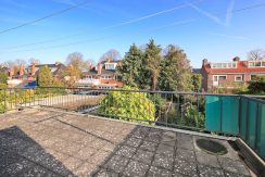 Op een van de mooiste locaties van @Badhoevedorp aan de Generaal Snijdersplantsoen 16 gelegen grote 21 kap met garage en vrij uitzicht op plantsoen Foto 26 Dakterras 01a