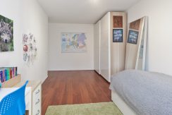 Herenhuis met 5 slaapkamers, een praktijkruimte, een living van 57 m² en vrij en groen uitzicht @Amsterdam-West Balatonmeerlaan 37 Foto 21 Slaapkamer 01b
