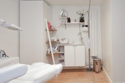 Herenhuis met 5 slaapkamers, een praktijkruimte, een living van 57 m² en vrij en groen uitzicht @Amsterdam-West Balatonmeerlaan 37 Foto 40 Praktijkruimte 01b