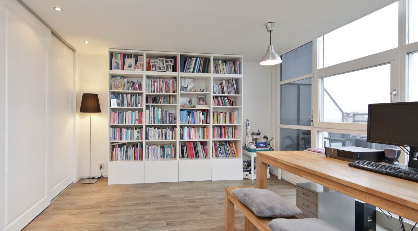 Hoekgelegen energievriendelijk herenhuis met 5 slaapkamers, een living van 52 m² en tuin met vrij, groen uitzicht @Amsterdam-West Balatonmeerlaan 5 Foto 39 slaapkamer 05c