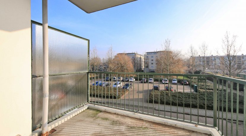 Volledig gerenoveerd 3-kamerappartement met lift en vrij uitzicht @Badhoevedorp-Centrum Einsteinlaan 17 foto 03 Balkon 01a