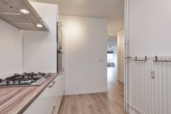 Volledig gerenoveerd 3-kamerappartement met lift en vrij uitzicht @Badhoevedorp-Centrum Einsteinlaan 17 foto 16 Keuken 01c