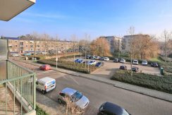 Volledig gerenoveerd 3-kamerappartement met lift en vrij uitzicht @Badhoevedorp-Centrum Einsteinlaan 17 foto 22 Uitzicht 01a