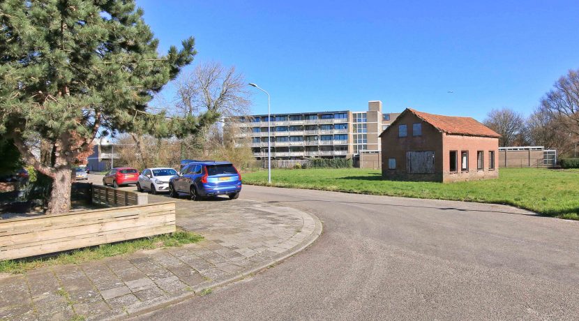 Licht en groot vierkamer appartement op de 3e etage met balkon op het zuidoosten en vrij uitzicht gelegen aan de rustige Meidoornweg 262 @Badhoevedorp foto 28 omgeving 01a