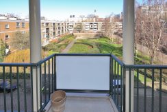 Licht en modern 4-kamerappartement met zuid balkon, nieuwe keuken en badkamer @Amsterdam-Buitenveldert Nedersticht 76 foto 10 balkon 02a