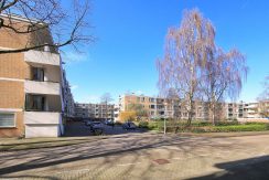 Licht en modern 4-kamerappartement met zuid balkon, nieuwe keuken en badkamer @Amsterdam-Buitenveldert Nedersticht 76 foto 28 gebouw 01b