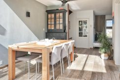 Ruime half vrijstaande dijkwoning op grote kavel gelegen aan de ringvaart met vrij uitzicht voor en achter @Lijnden Akerdijk 9 foto 06 eetkamer 01a
