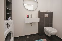 Ruime half vrijstaande dijkwoning op grote kavel gelegen aan de ringvaart met vrij uitzicht voor en achter @Lijnden Akerdijk 9 foto 37 toilet 01a