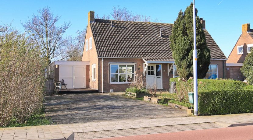 Ruime half vrijstaande dijkwoning op grote kavel gelegen aan de ringvaart met vrij uitzicht voor en achter @Lijnden Akerdijk 9 foto 47 voorgevel 02a