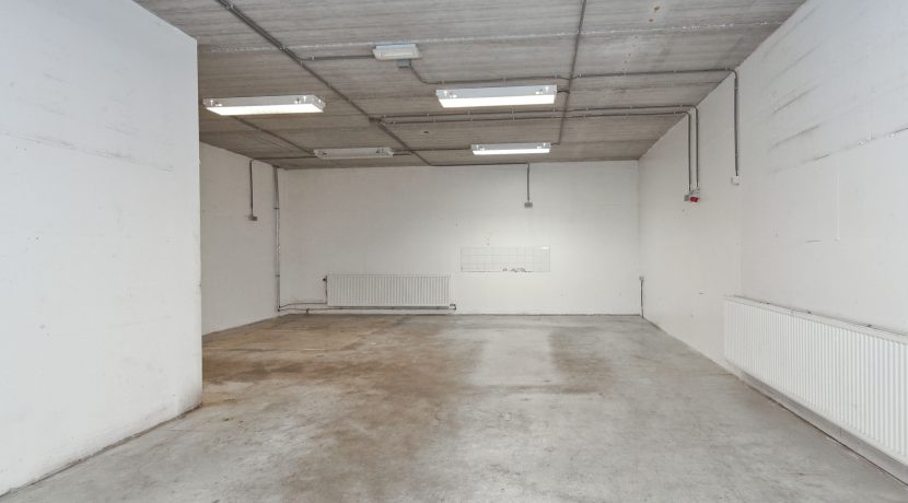 Te huur multifunctionele bedrijfsruimte met 3 bijbehorende parkeerplaatsen @Amsterdam-Westpoort Nieuw-Zeelandweg 5B-15 foto 03 bedrijfshal 01a