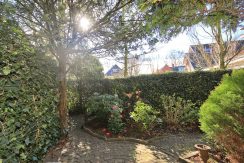 Grote vooroorlogse tussenwoning met diepe en vrije tuin, veel kamers en karakteristieke details @Badhoevedorp Havikstraat 13 Foto 17 tuin 01c