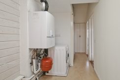 Grote vooroorlogse tussenwoning met diepe en vrije tuin, veel kamers en karakteristieke details @Badhoevedorp Havikstraat 13 Foto 38 Voorzolder 01b