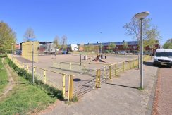 Lichte, energiezuinige en moderne hoekwoning met een zuidwest tuin en gelegen in het kindvriendelijke @Amsterdam-De Aker aan de Le Tourmalet 54 Foto 10 omgeving 01a