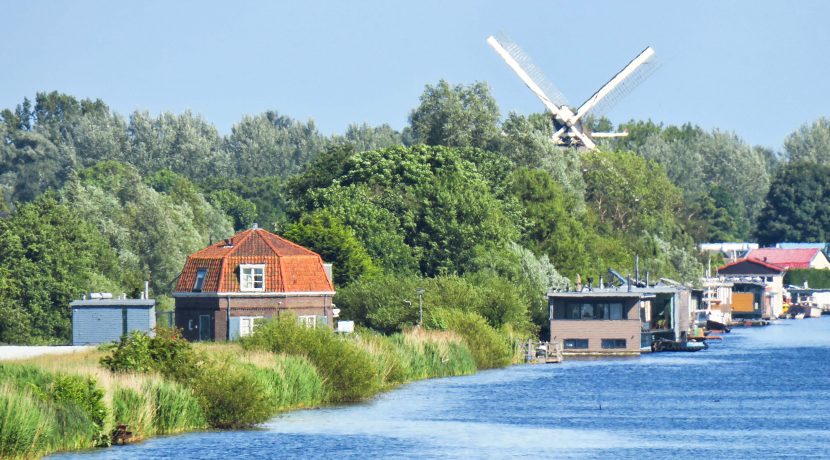 Lichte, energiezuinige en moderne hoekwoning met een zuidwest tuin en gelegen in het kindvriendelijke @Amsterdam-De Aker aan de Le Tourmalet 54 Foto 41 omgeving 01d