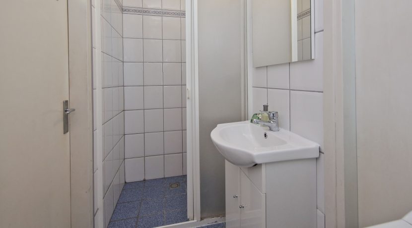 Een driekamer hoekappartement op penthouseniveau met vrij uitzicht voor en achter in centrum @Badhoevedorp aan de Einsteinlaan 295 Foto 21 Badkamer 01a