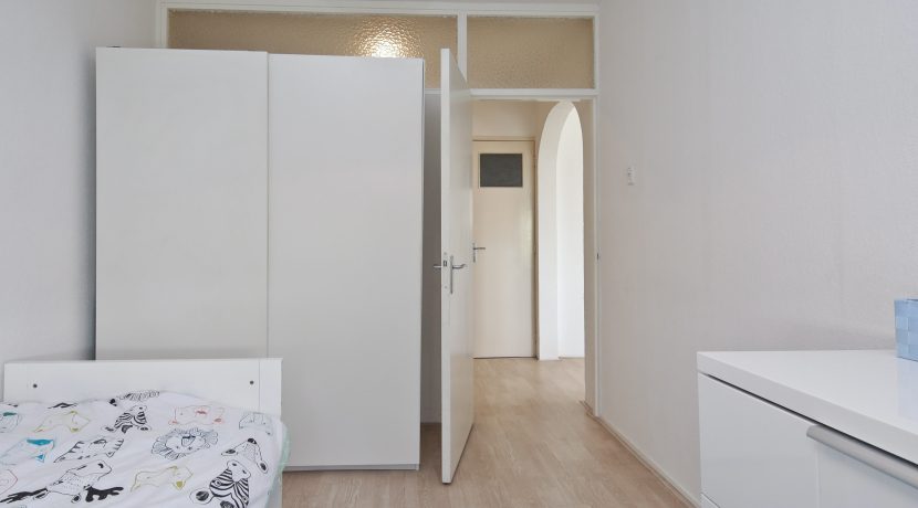 Een driekamer hoekappartement op penthouseniveau met vrij uitzicht voor en achter in centrum @Badhoevedorp aan de Einsteinlaan 295 Foto 23 Slaapkamer 02b