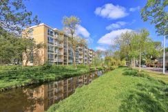 Een driekamer hoekappartement op penthouseniveau met vrij uitzicht voor en achter in centrum @Badhoevedorp aan de Einsteinlaan 295 Foto 27 Omgeving 01a