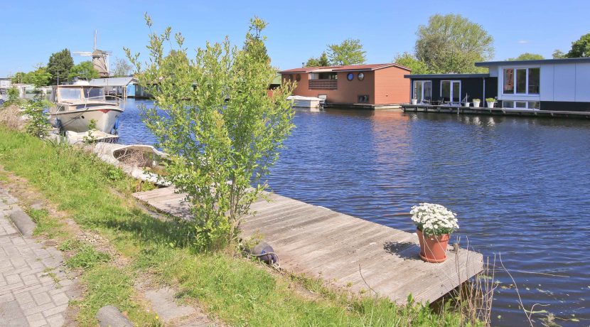 Karakteristieke jaren dertig kluswoning aan de Nieuwemeerdijk 66 @Badhoevedorp op 2 minuten van @Amsterdam Oud-Sloten Foto 42 Steiger 01b