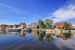 Karakteristieke jaren dertig kluswoning aan de Nieuwemeerdijk 66 @Badhoevedorp op 2 minuten van @Amsterdam Oud-Sloten Foto 45 Omgeving 01d