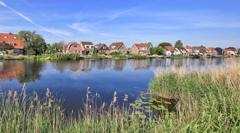 Ruime, gerenoveerde vrijstaande dijkwoning met voor water, achter een ZW-tuin aan de Akerdijk 116 @Lijnden aan de rand van @Amsterdam Foto 13 Gevel 01c