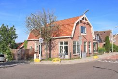 Ruime, gerenoveerde vrijstaande dijkwoning met voor water, achter een ZW-tuin aan de Akerdijk 116 @Lijnden aan de rand van @Amsterdam Foto 14 Gevel 01d