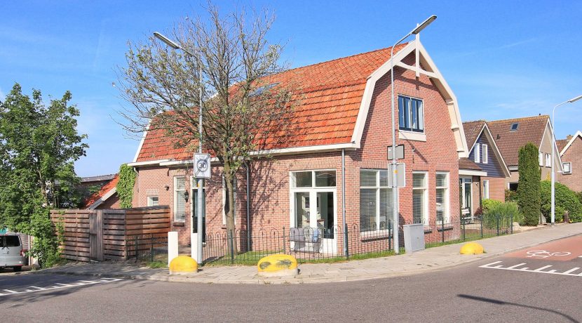 Ruime, gerenoveerde vrijstaande dijkwoning met voor water, achter een ZW-tuin aan de Akerdijk 116 @Lijnden aan de rand van @Amsterdam Foto 14 Gevel 01d