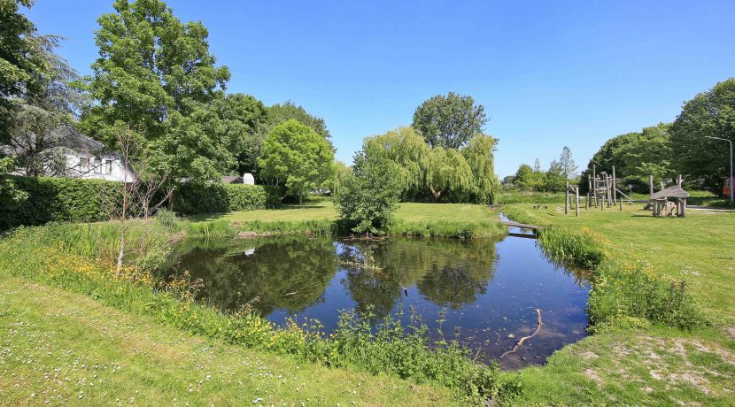 Te huur voor bepaalde tijd! Gemeubileerde geschakelde villa met garage aan de Toevluchtstraat 26@Badhoevedorp foto 10 Omgeving 01b