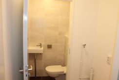 09 Te huur! Appartement @Badhoevedorp Thomsonstraat 90 tussenhal en toilet