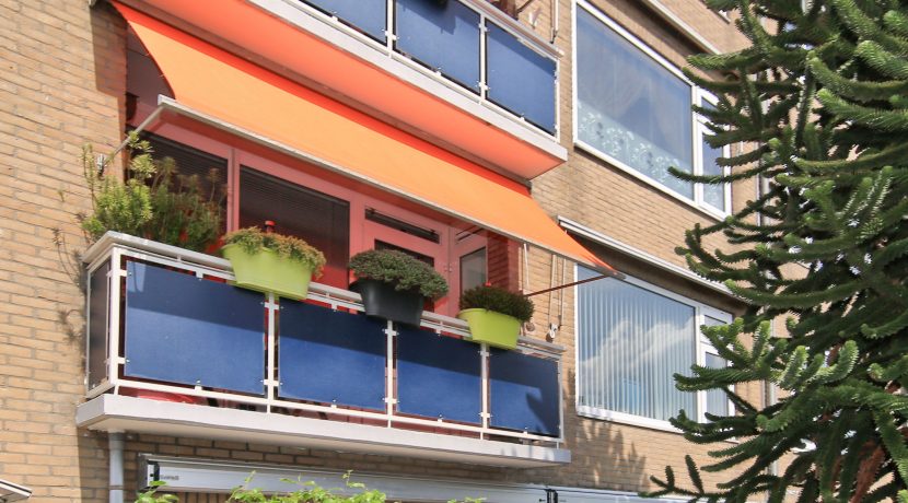 Goed onderhouden, ruim en zonnig 4-kamerappartement met zuid balkon en vrij uitzicht voor aan de Wijnmalenstraat 37 @Badhoevedorp Foto 02 Gevel 01a