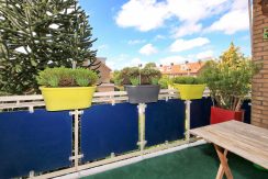 Goed onderhouden, ruim en zonnig 4-kamerappartement met zuid balkon en vrij uitzicht voor aan de Wijnmalenstraat 37 @Badhoevedorp Foto 04 Balkon 01a