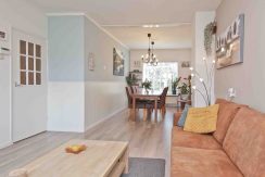 Goed onderhouden, ruim en zonnig 4-kamerappartement met zuid balkon en vrij uitzicht voor aan de Wijnmalenstraat 37 @Badhoevedorp Foto 10 Woonkamer 01d