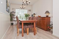Goed onderhouden, ruim en zonnig 4-kamerappartement met zuid balkon en vrij uitzicht voor aan de Wijnmalenstraat 37 @Badhoevedorp Foto 12 Woonkamer 01f