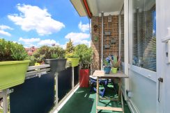 Goed onderhouden, ruim en zonnig 4-kamerappartement met zuid balkon en vrij uitzicht voor aan de Wijnmalenstraat 37 @Badhoevedorp Foto 14 Balkon 01b
