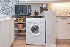 Goed onderhouden, ruim en zonnig 4-kamerappartement met zuid balkon en vrij uitzicht voor aan de Wijnmalenstraat 37 @Badhoevedorp Foto 20 Keuken 01c