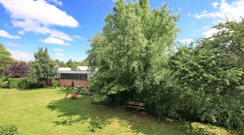 Goed onderhouden, ruim en zonnig 4-kamerappartement met zuid balkon en vrij uitzicht voor aan de Wijnmalenstraat 37 @Badhoevedorp Foto 25 Uitzicht 01a