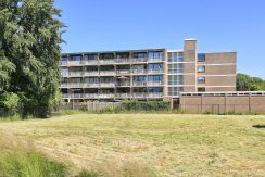 Licht en gemoderniseerd vierkamer appartement op de 3e etage met balkon op het zuidoosten en vrij uitzicht gelegen aan de rustige Meidoornweg 258 @Badhoevedorp foto 30 omgeving 01a