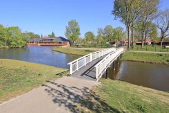 Licht familiehuis met 15 meter diepe ZO tuin, 3 slaapkamers en een multifunctionele 2e etage @Badhoevedorp Kamerlingh Onneslaan 78 foto 41 omgeving 01d