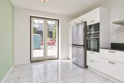 Wonen in een herenhuis, kan in deze kant en klare middenwoning, type Trocadéro in fase 1 Park Quatrebras @Badhoevedorp Lupinesingel 31 Foto 06 keuken 01b