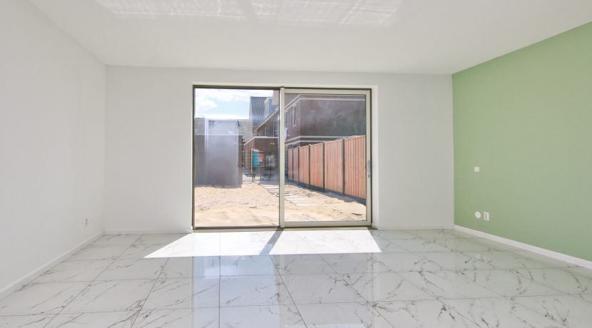 Wonen in een herenhuis, kan in deze kant en klare middenwoning, type Trocadéro in fase 1 Park Quatrebras @Badhoevedorp Lupinesingel 31 Foto 08 woonkamer 01c