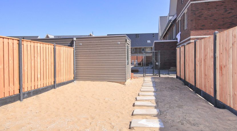 Wonen in een herenhuis, kan in deze kant en klare middenwoning, type Trocadéro in fase 1 Park Quatrebras @Badhoevedorp Lupinesingel 31 Foto 14 tuin 01b