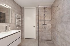 Wonen in een herenhuis, kan in deze kant en klare middenwoning, type Trocadéro in fase 1 Park Quatrebras @Badhoevedorp Lupinesingel 31 Foto 27 badkamer 01b